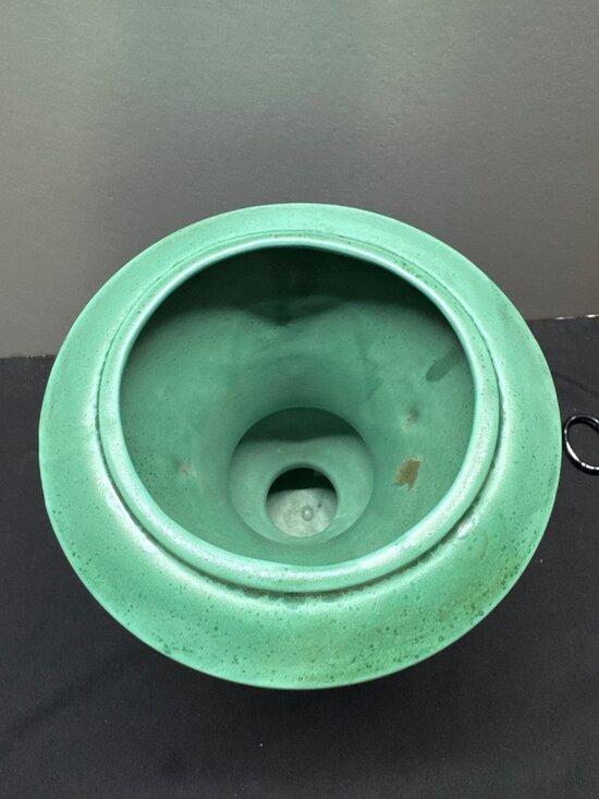Haeger Green Vase - Etsy Royal Haeger USA Sage Molted Moss Green Pedestal Urn Vase RG150 Vintage Collecti